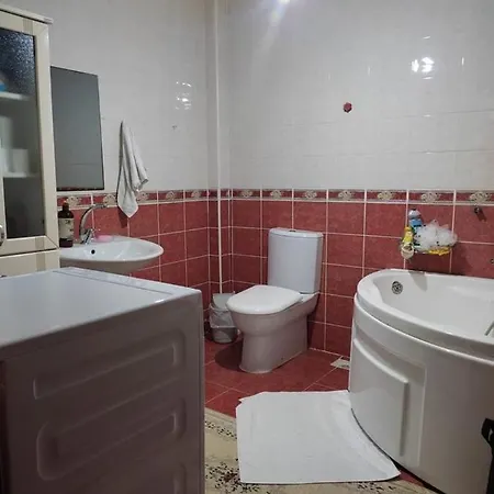 Private In Atasehir, Homestay